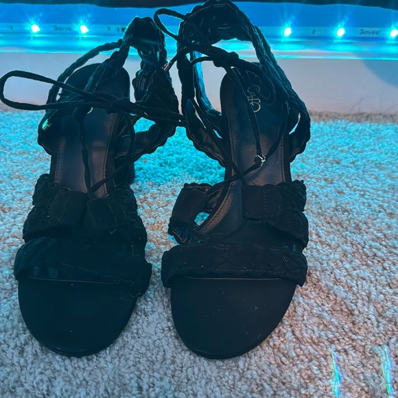 Cato Heels - Picture 2 of 4